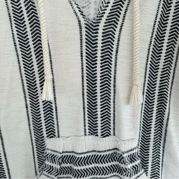 Ocean Drive Baja Beach Hoodie Striped Sweater V-Neck Long Sleeve Size Small - Picture 3 of 5